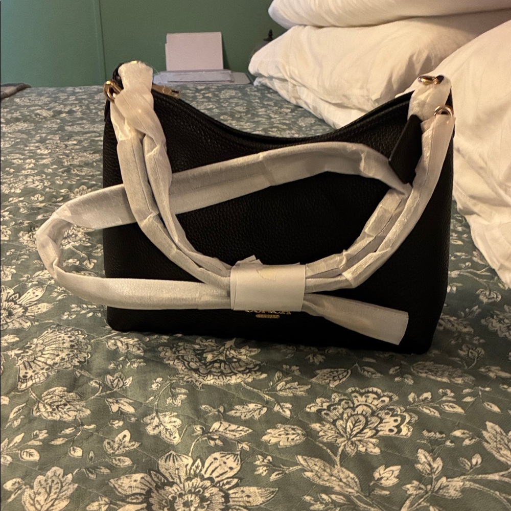 NWT Coach Lux Pebbled Laurel Black Leather Shoulder Hobo with Gold Hardware - Picture 10 of 12